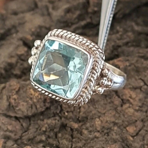๐NWOT Elegant Silver Designer Inspired Vintage Blue Gemstone Ring Size 7๐ - Picture 3 of 5